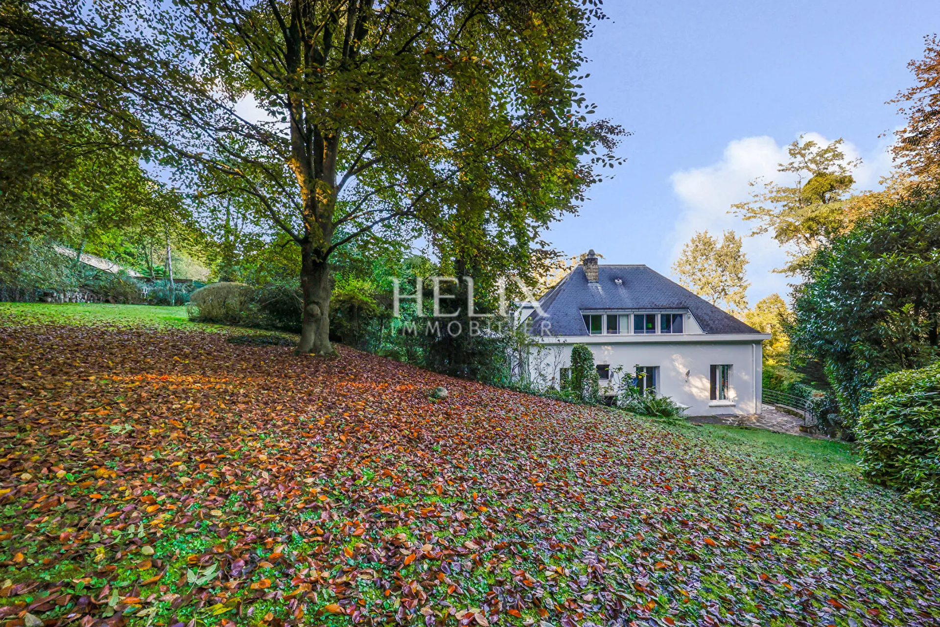 Maison Le Port Marly 10 pièces 410 m2 sur terrain de 3700 m2 et avec piscine intérieure 8x4m