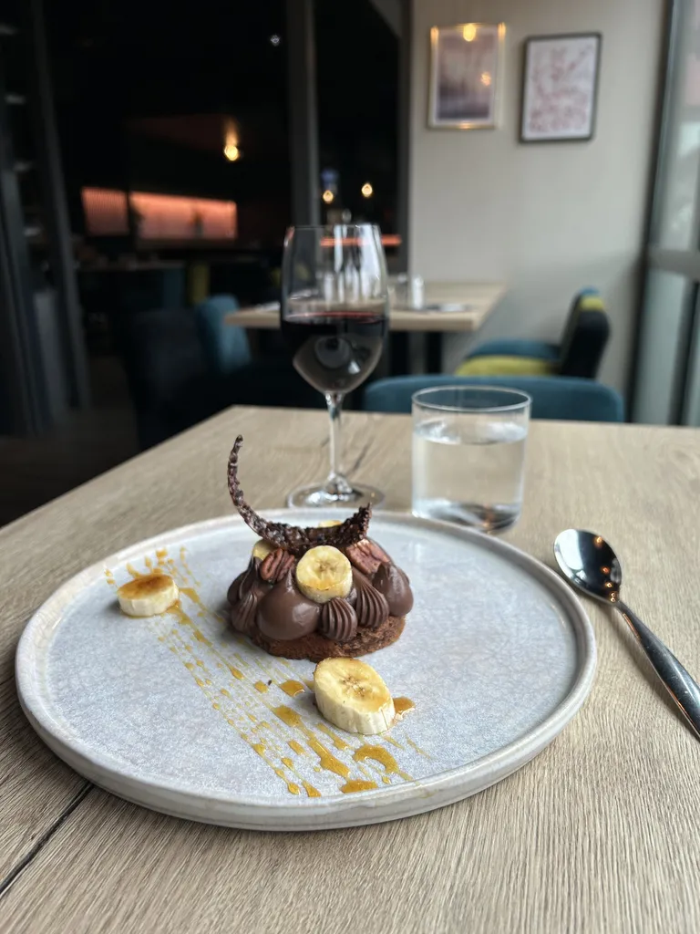 Bienvenue au restaurant festif le Mÿ, la bonne adresse qui allie restauration et clubbing dans un cadre unique au cœur du Parc Technologique de Lyon à Saint-Priest