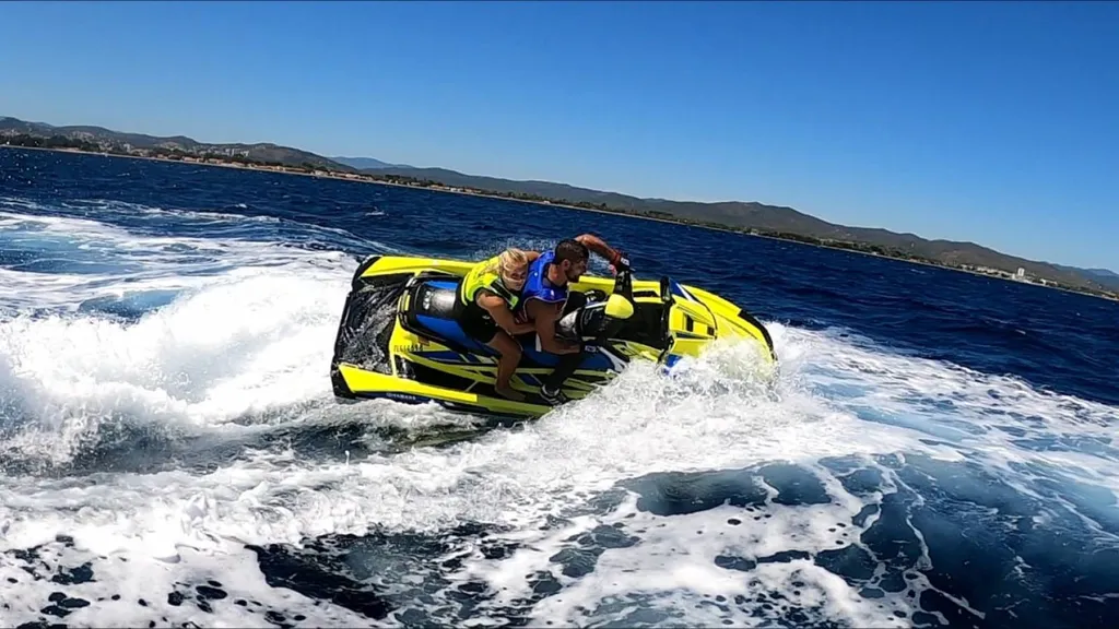 Location Jet-ski Yamaha GP 1800 SVHO dans notre base nautique à Hyères