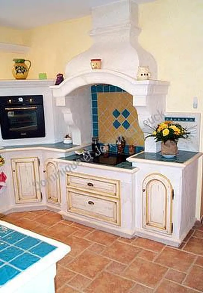 Cuisine en pierre blanche d'Estaillades