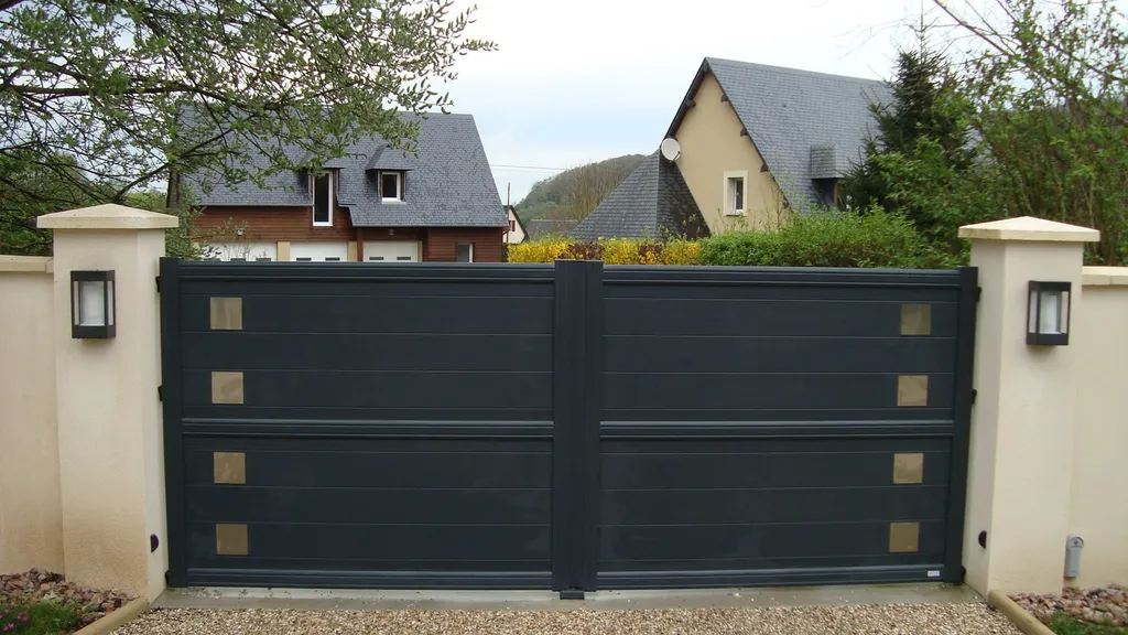 Installation de Portail en aluminium à battants motorisés à Rouen et sa région ou agglomération en Seine-Maritime 76