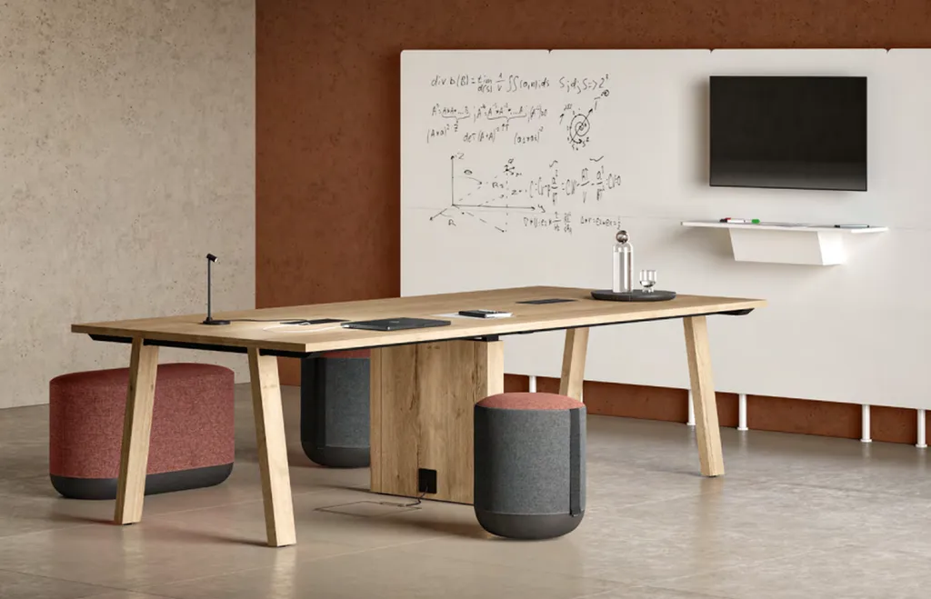 Table de réunion bois avec électrification à ARLES dans les Bouches-du-Rhône