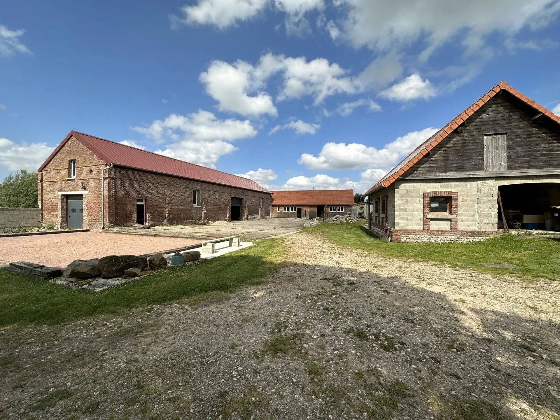 Vends, Propriété de Maitre d'environ 350m² sur son parc d'environ 1.4 hectares.