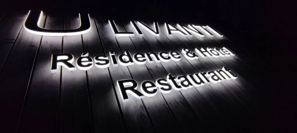 enseigne lettres bloc led lumineuses martigues