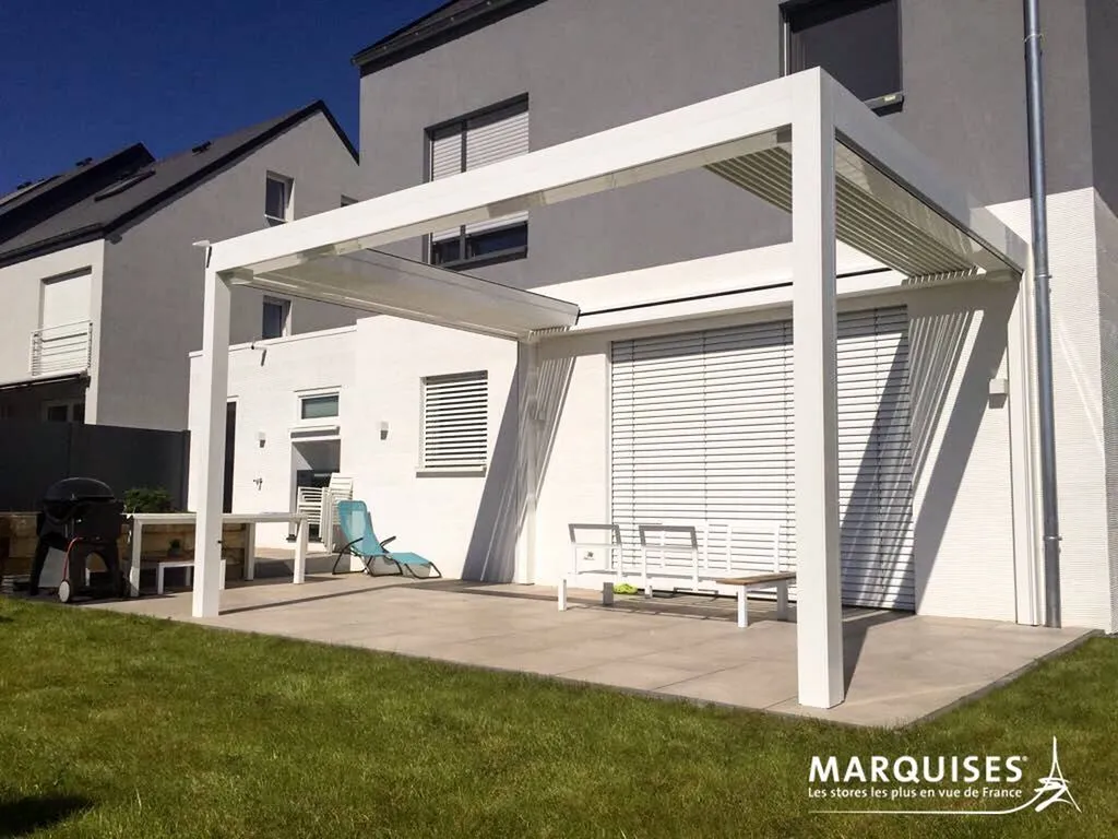Mise en place d'une pergola open R2 de chez Marquises sur Carry le Rouet 