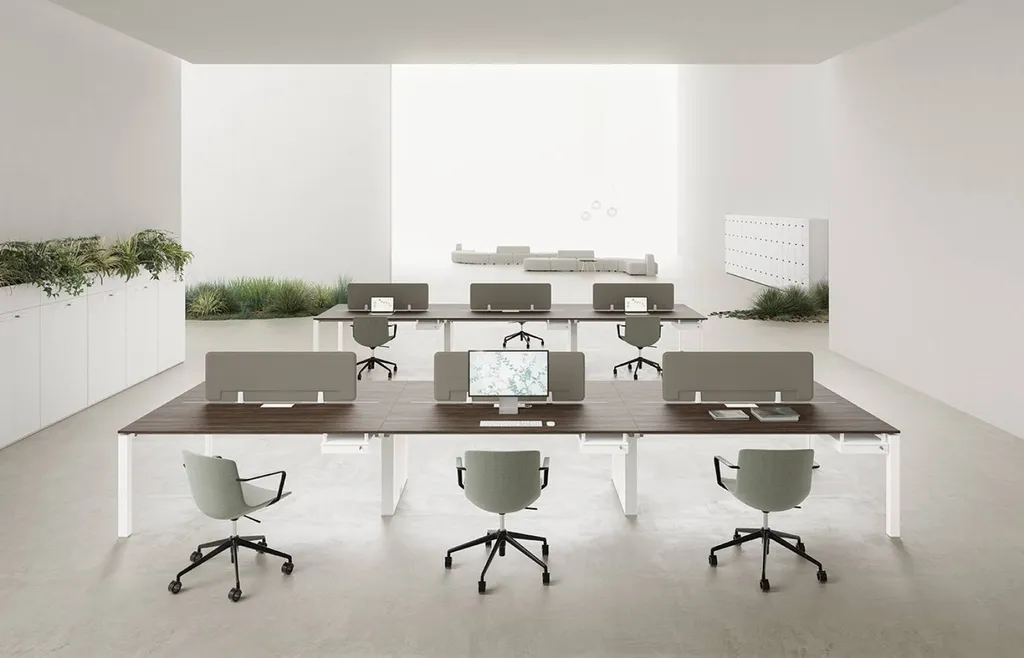 Bureau bench 6 personnes à Nîmes