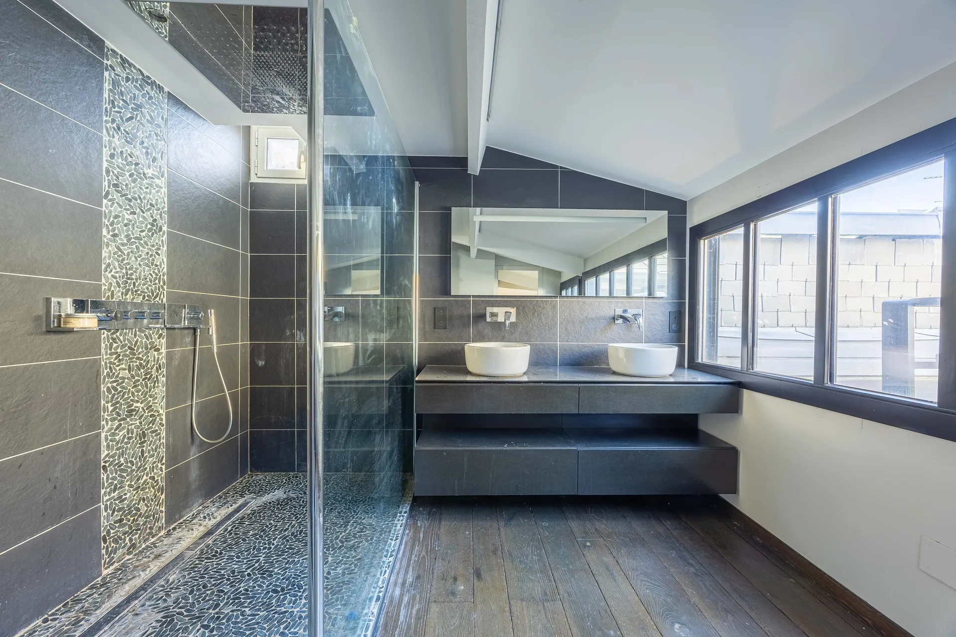 Superbe appartement en duplex au dernier étage avec terrasse, Place de la Comédie Bordeaux