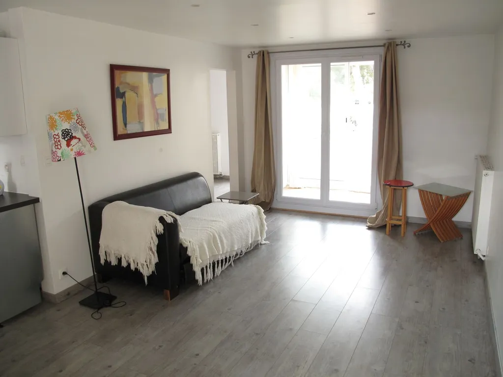 Notre zone d'activité pour ce serviceAppartement 4 pièces à Saint-Cyr-sur-Mer 83270, Var : avec balcon dans résidence sécurisée recherchée 2026