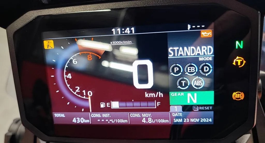 HONDA X-ADV 750 DU 01/2024 AVEC 450 KM.