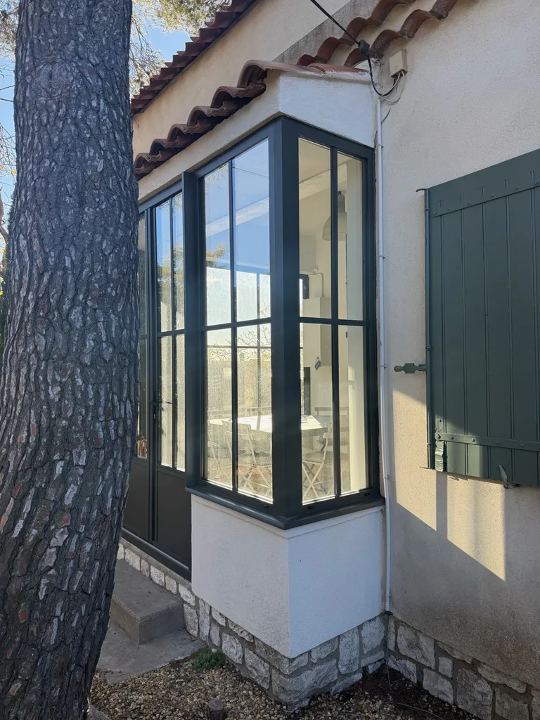 Remplacement d'une verrière par des menuiseries Kline sur la cote bleue