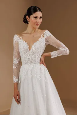 Robe de mariée manches longues en dentelles sur Marseille