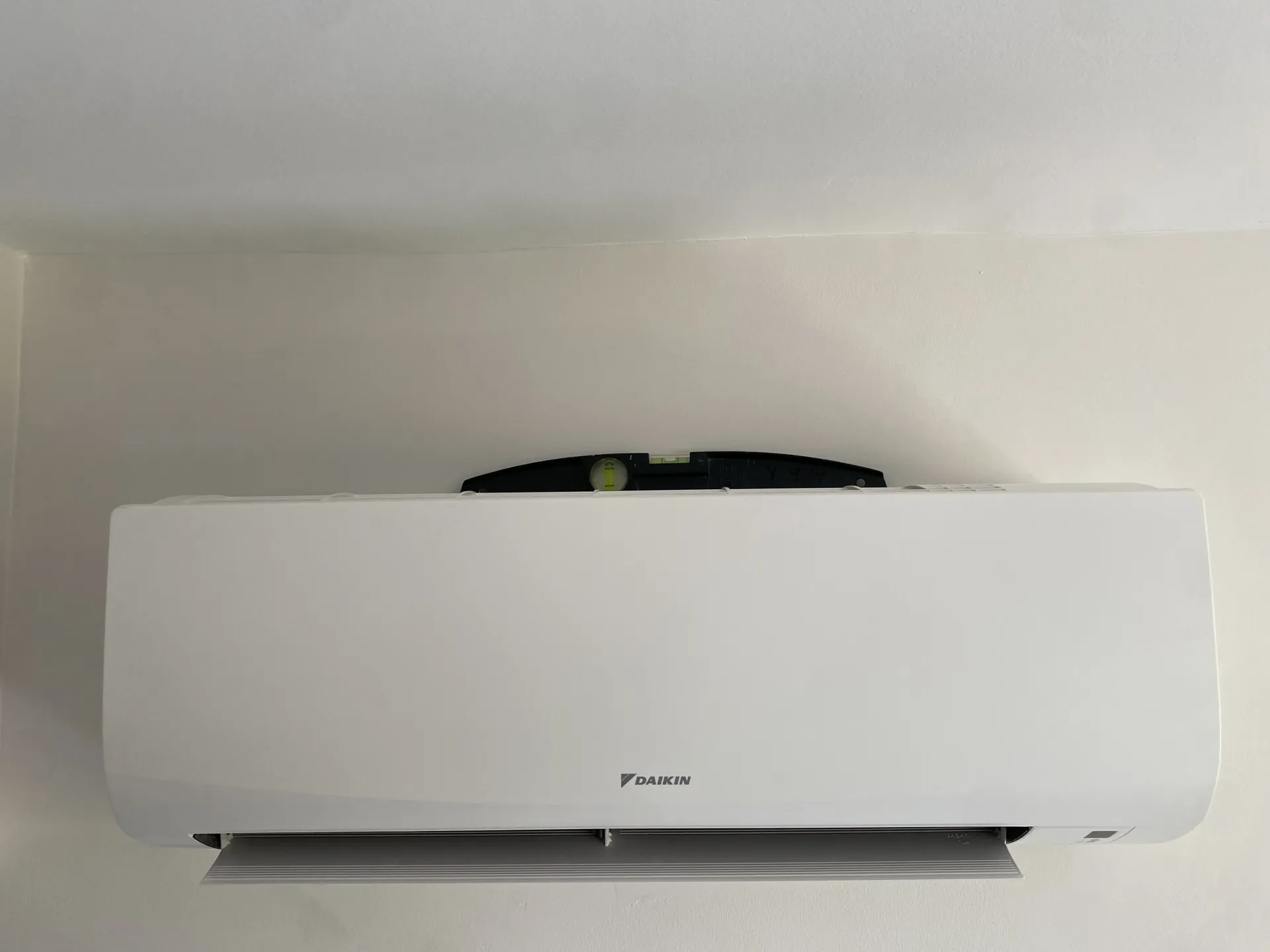 Artisan RGE proposant installation réalisée à L’Union près de Toulouse avec prime CEE et contrat d’entretien climatisation Daikin.