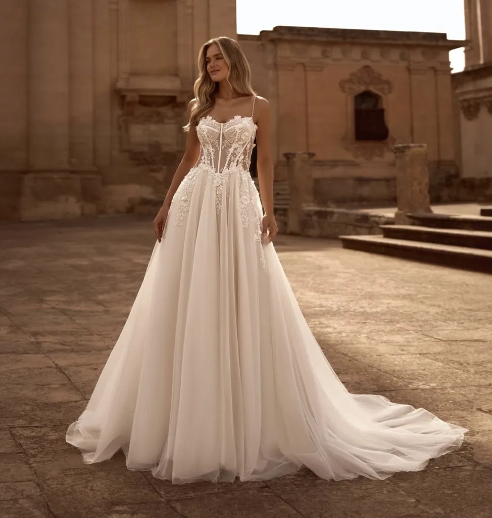 Robe de mariée forme en A en tulle Marseille vieux port 