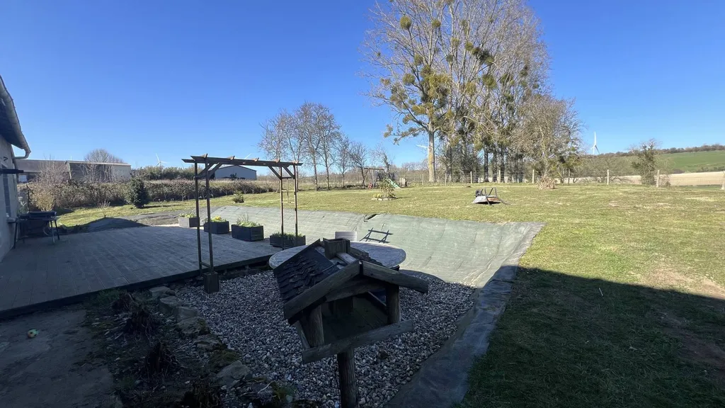 Notre zone d'activité pour ce serviceMaison contemporaine de plain-pied avec piscine