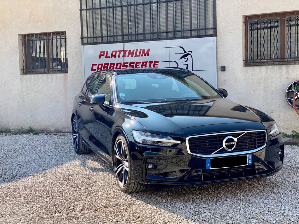 Réparation carrosserie à Carnoux 13470, Volvo Marseille V60 choc avant avec franchise offerte 