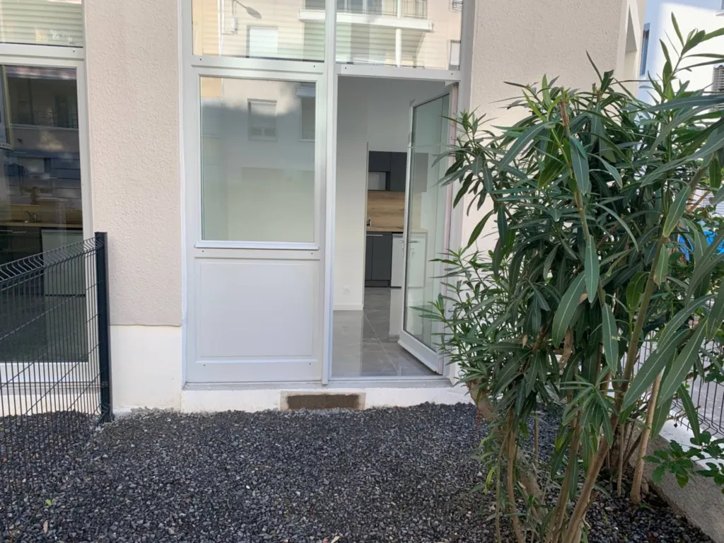 Studio rénové clé en main avec jardin privatif dans le secteur calme et recherché de Lyon 3ème dans le Rhône