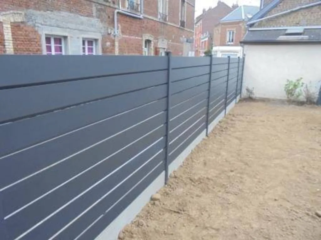 Poseur de clôture Aluminium occultante au Havre 76