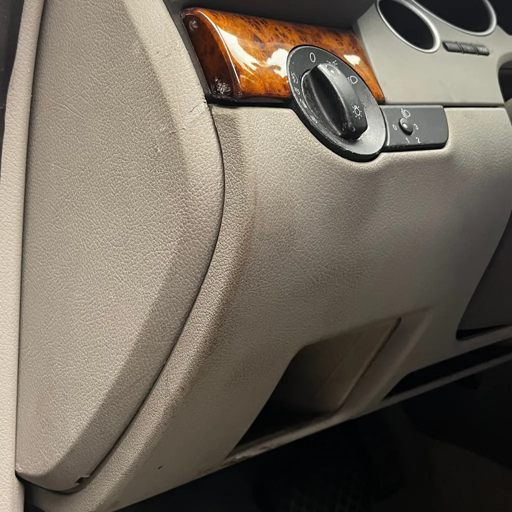 Rénovation intérieure sur une Audi A4 à Mulsanne près du Mans (72)