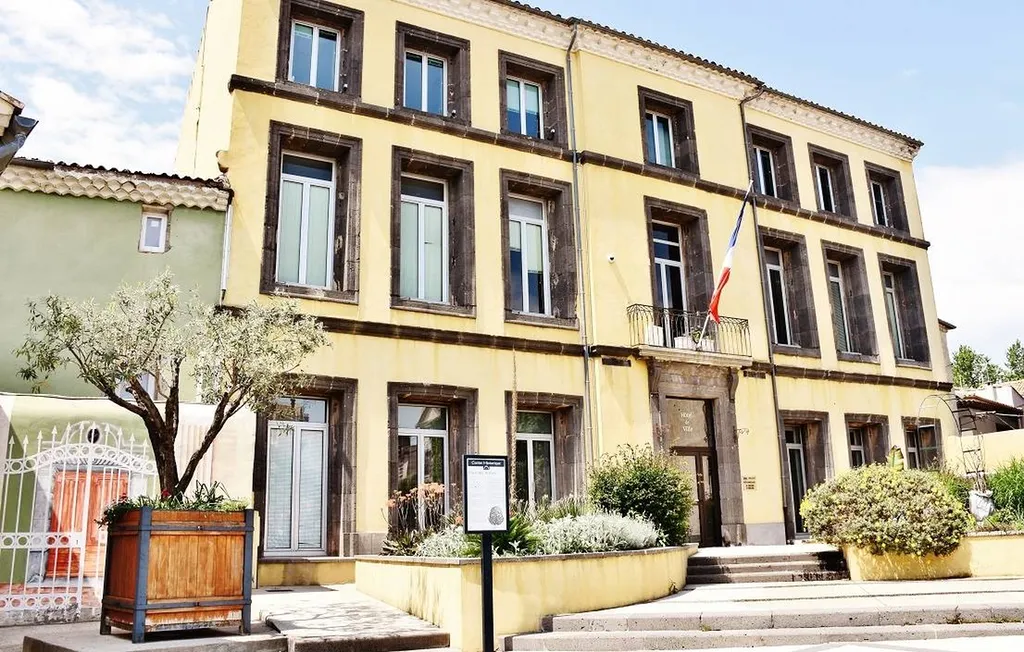 camping et mairie de Vias village proche de Vias Plage