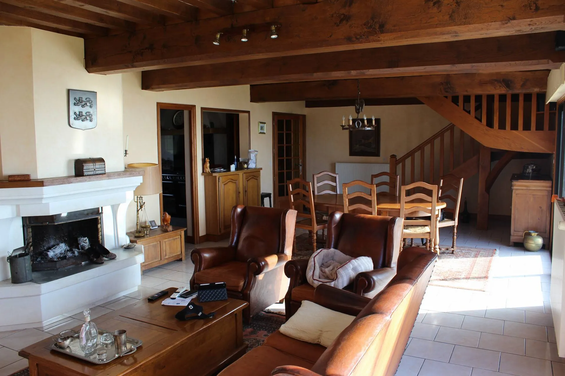 Cherche à acquérir une maison de contruction traditionnelle édifiée sur un terrain de plus d'un hectare avec vue en normandie