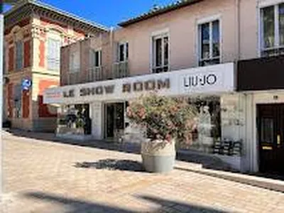 Magasin de vêtements Hyères centre-ville Le Showroom