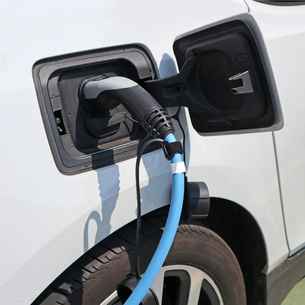 Installateur qualifié pour la pose de borne de recharge pour voiture électrique à Aix en Provence