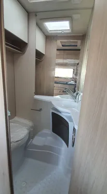 Caravane Sterckeman Starlett Comfort 480 CP : Confort & Lit Central à Lançon-de-Provence