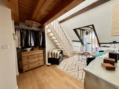 Grand appartement de 136M² avec un studio indépendant dans le centre ville Saint Germain En Laye .