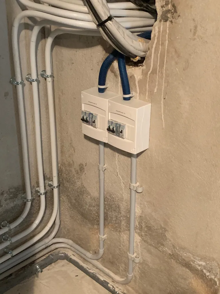 Installation électrique pour chauffe eau dans villa à Roquevaire