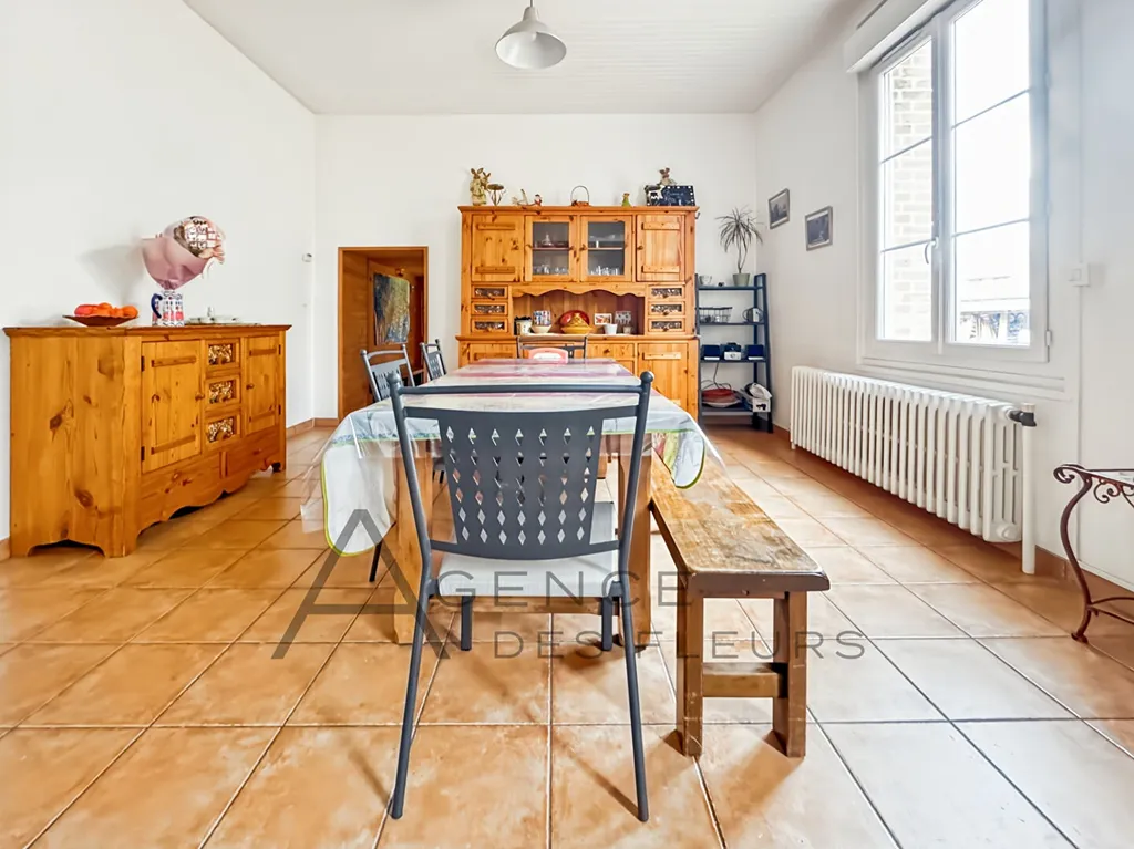 À vendre, jolie maison de 122 m² sur un terrain de 485 m² située à Caudebec-les-Elbeuf 76320