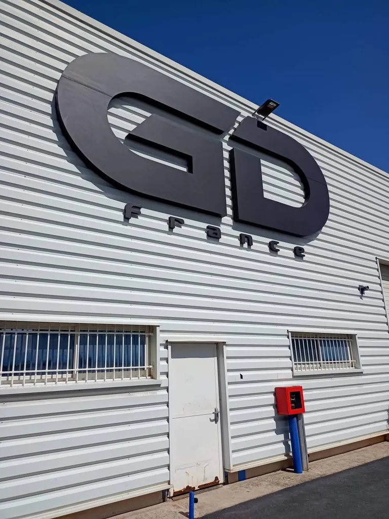 enseigne lettres boitier fos sur mer