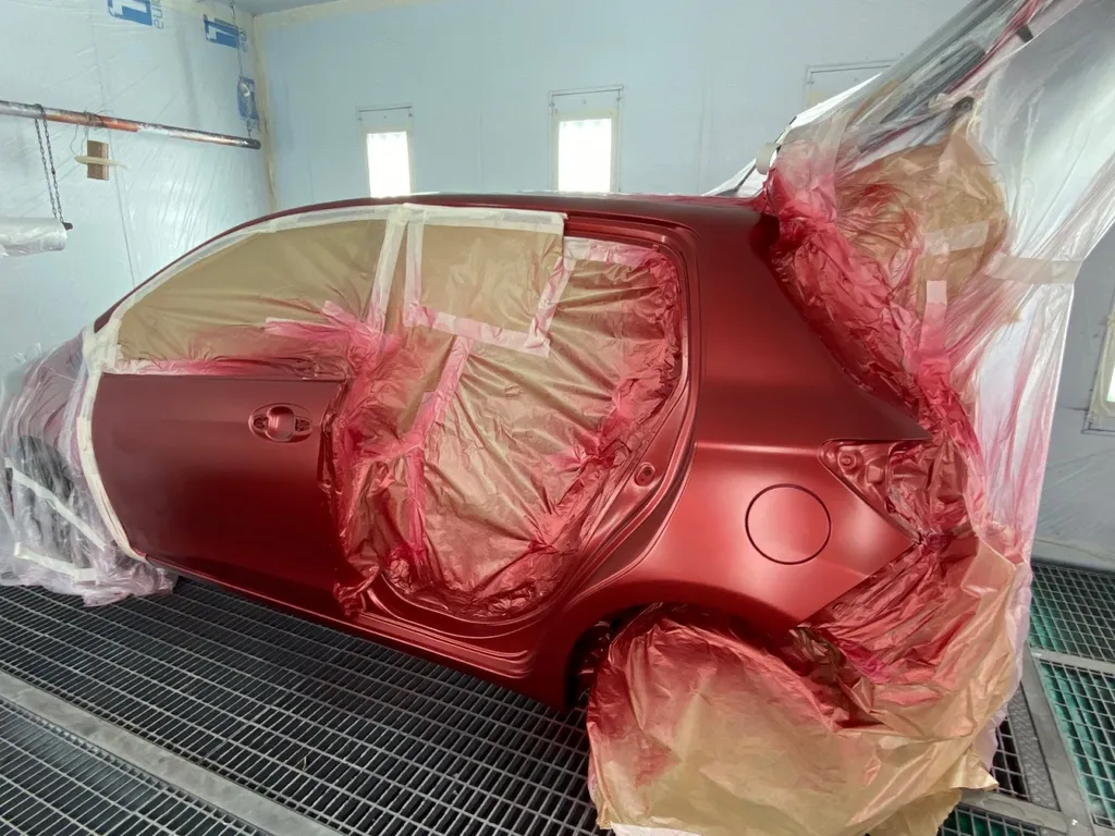 Réparation suite à un accrochage avec remplacement de l’aile arrière de cette Toyota Yaris