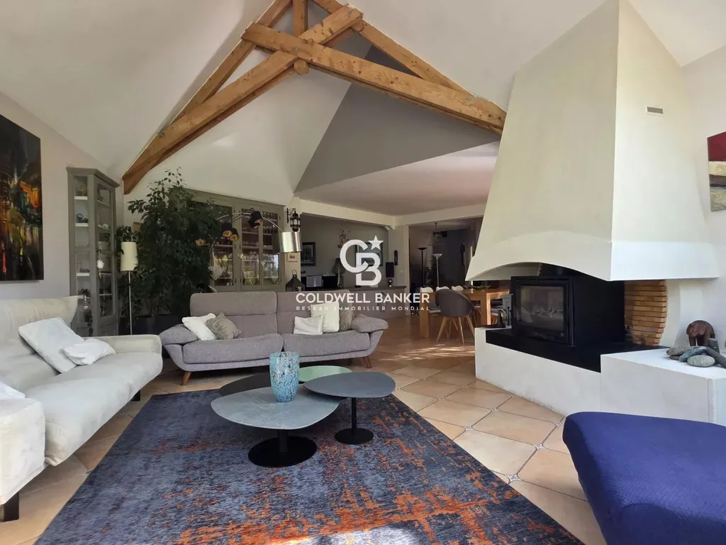 maison familiale 5 chambres à 10 mn en voiture au Nord du Mans avec jardin