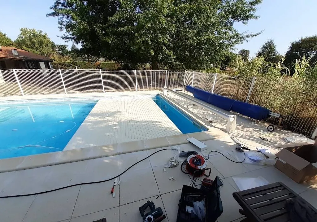 Installation d'un volet roulant électrique à Saint Sulpice et Cameyrac proche Bordeaux