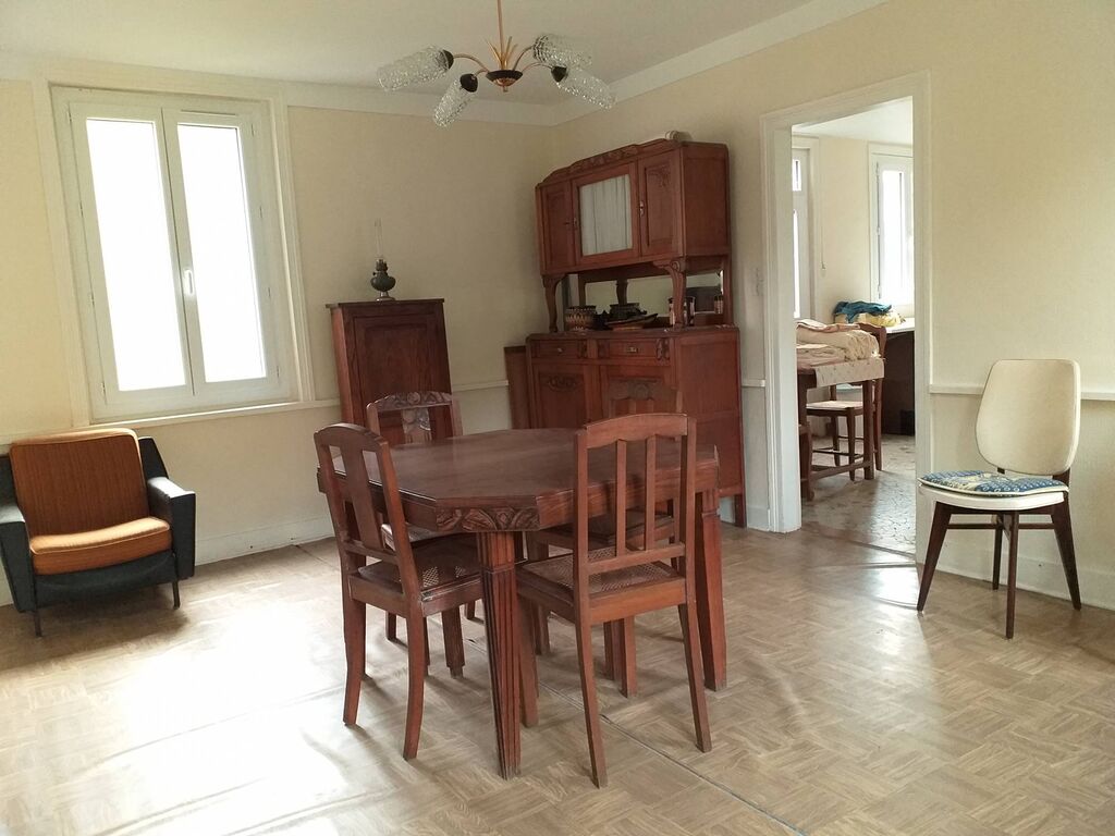 Ensemble de deux maisons en briques et silex, région Lisieux, Calvados 14.