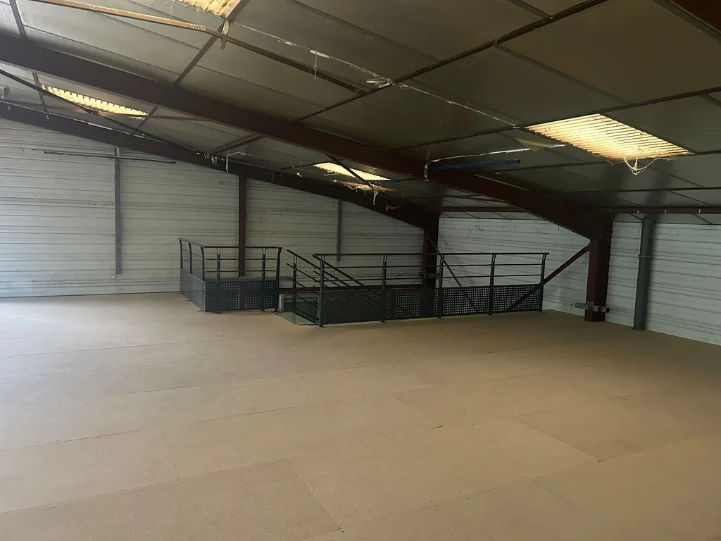 Installation de mezzanine industrielle : doublez votre surface avec SISAM à Toulouse et en Occitanie