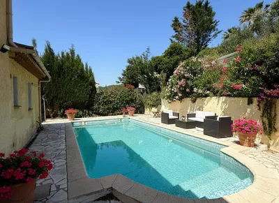 Maison provençale vue mer — Les Issambres, plage de la Gaillarde à pied