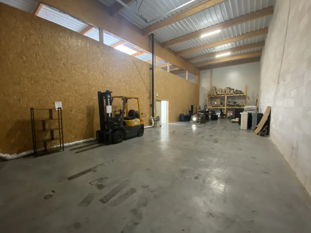 MONTIVILLIERS - Locaux d'activités de 270 m2 - EPAVILLE