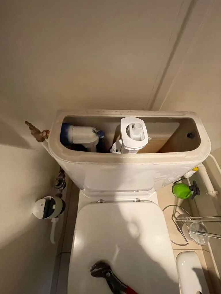Dépannage plomberie craponne proche de Grézieu la Varenne - problème de chasse d’eau - remise en état - dépannage plombier craponne proche de grezieu la Varenne 