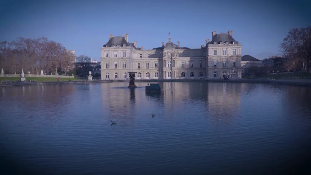 Réalisation d'une vidéo marketing/communication pour Clear Channel concernant une campagne pour l'annonceur Chanel à Paris intra muros