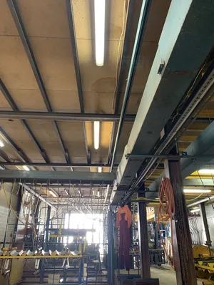 Travaux électriques et maintenance d'atelier à Sanary-sur-Mer, près de Toulon, à moins de 2 800 € TTC