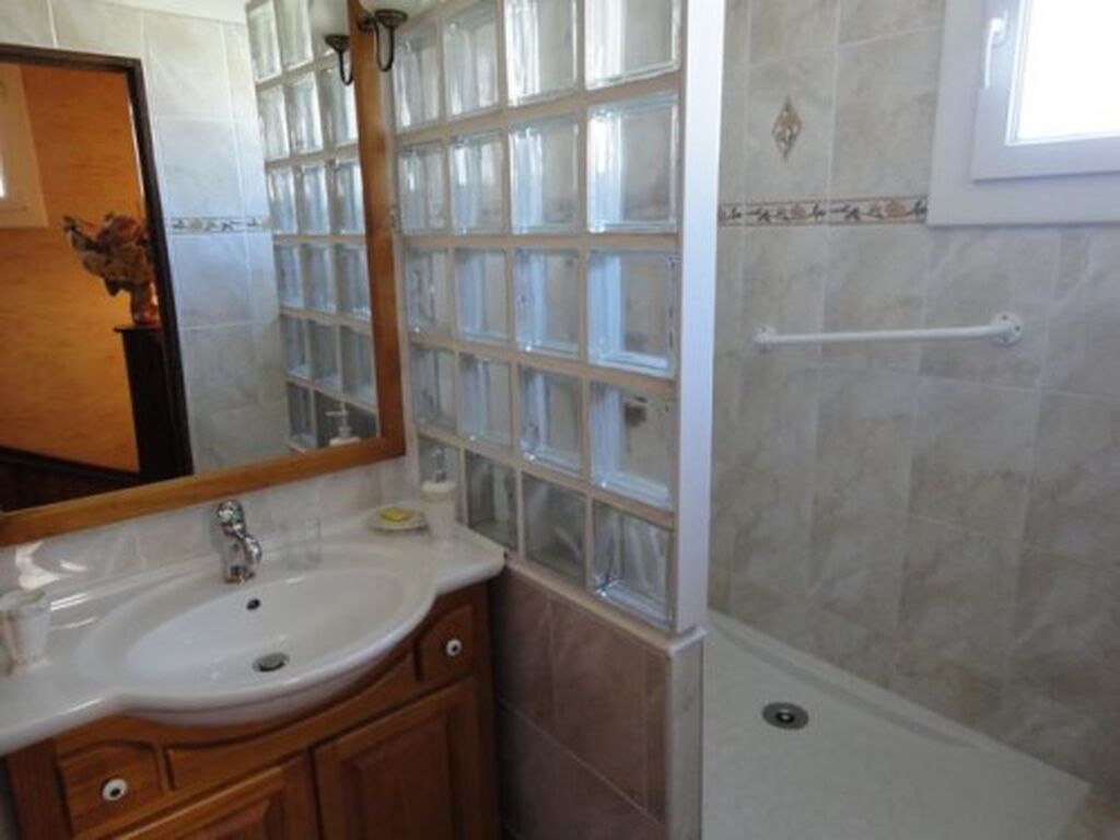 Vente maison Roquefort la bédoule Quartier calme sur 248m² avec garage et cellier