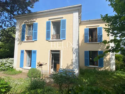 Maison 6 pièces de 135 m2 et  grande dépendance sur une parcelle de 700 M2