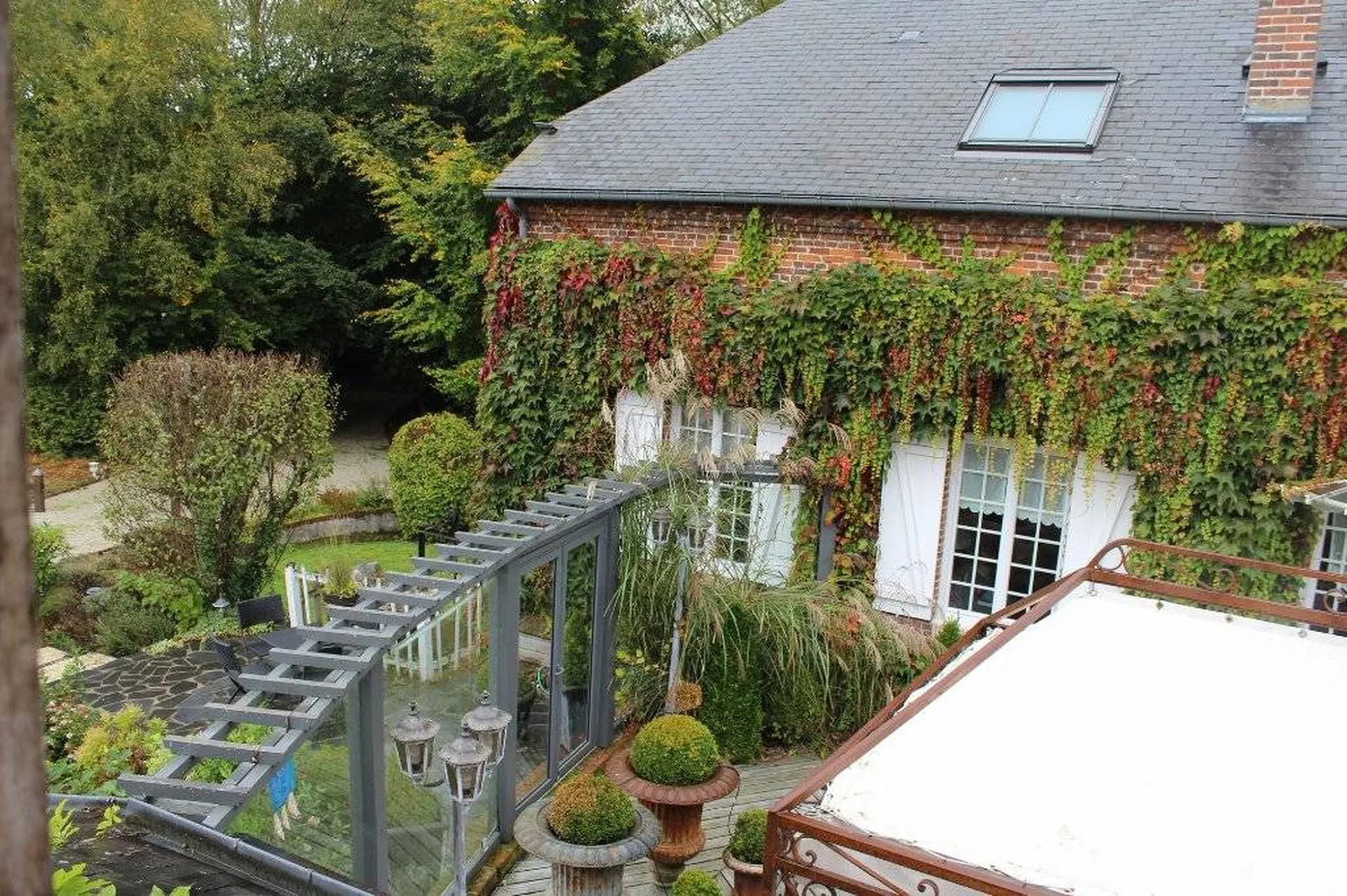 A la vente authentique propriété de charme et de caractère sur son parc champêtre au coeur du Pays d'Auge 14