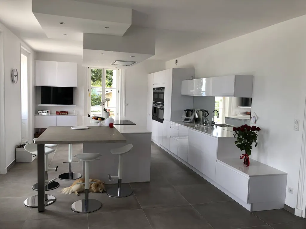cuisine blanc laqué sur mesure à lyon