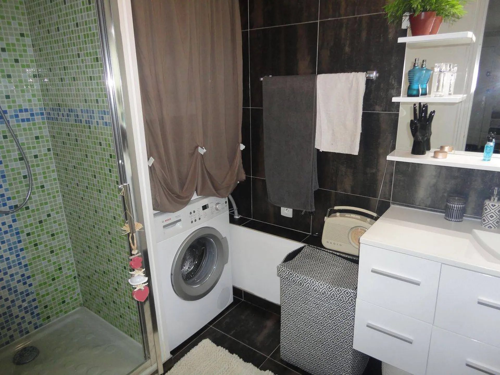 Carnoux à la vente appartement avec balcon, cave et parking