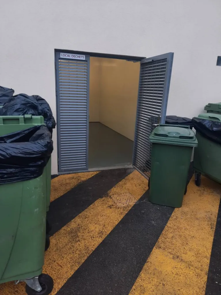 nettoyage local vide ordures en contrat à luynes 13