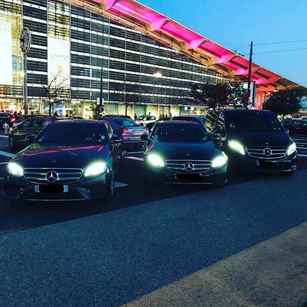Transport minibus avec chauffeur entre la gare d'Aix en Provence TGV et l'Aéroport de Marseille Provence