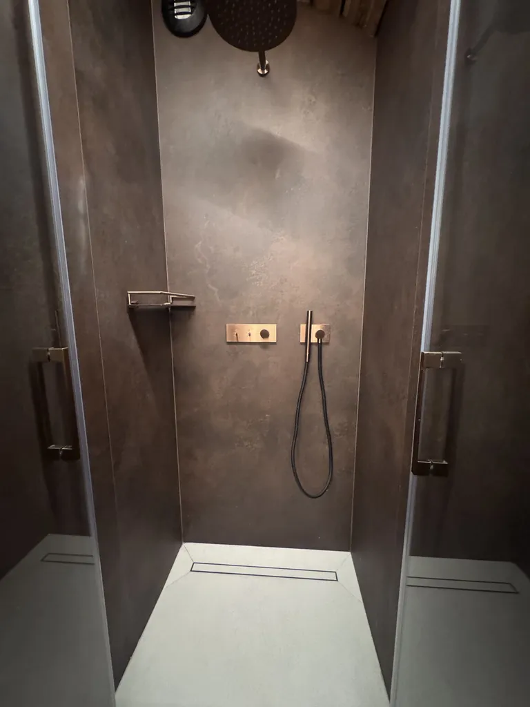 Design de salles de bains d'exception à La Clusaz : l'art du détail par MDesigners