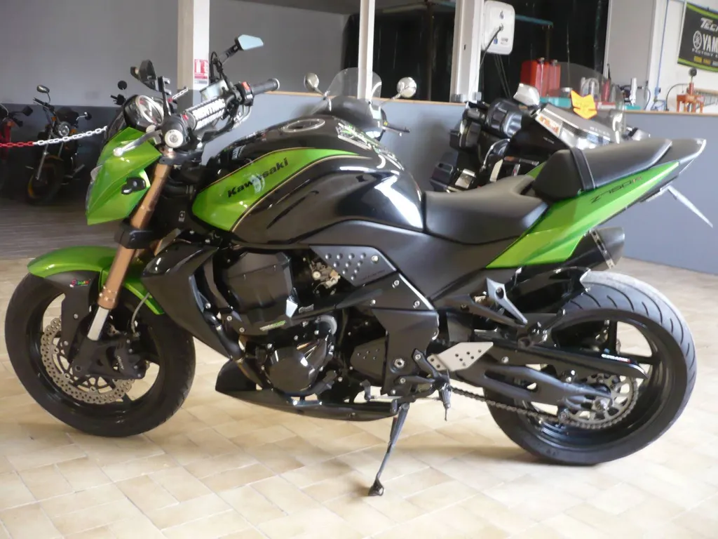 KAWASAKI Z750R
